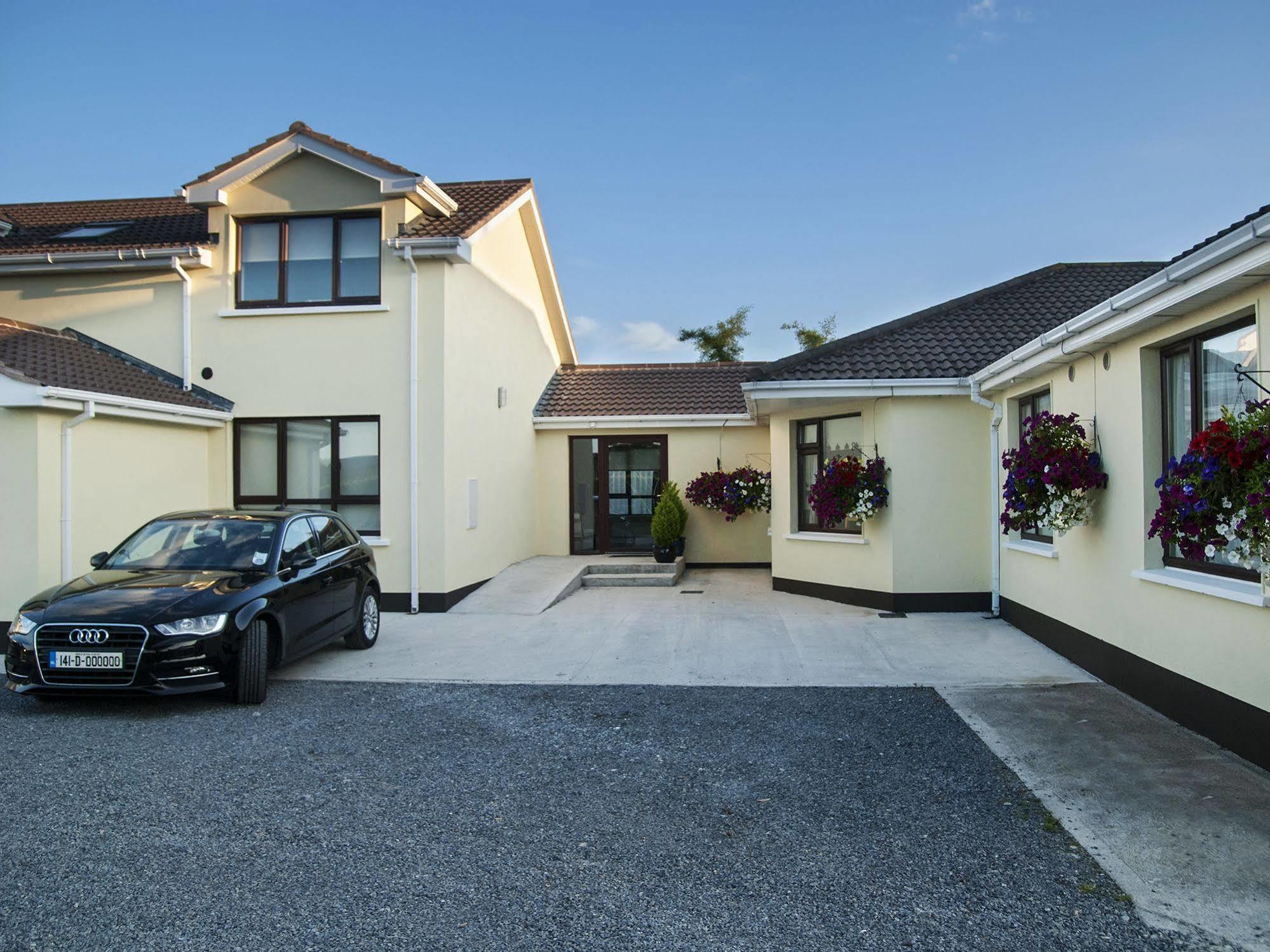 Hillview Self Catering Daire Lusk Dış mekan fotoğraf